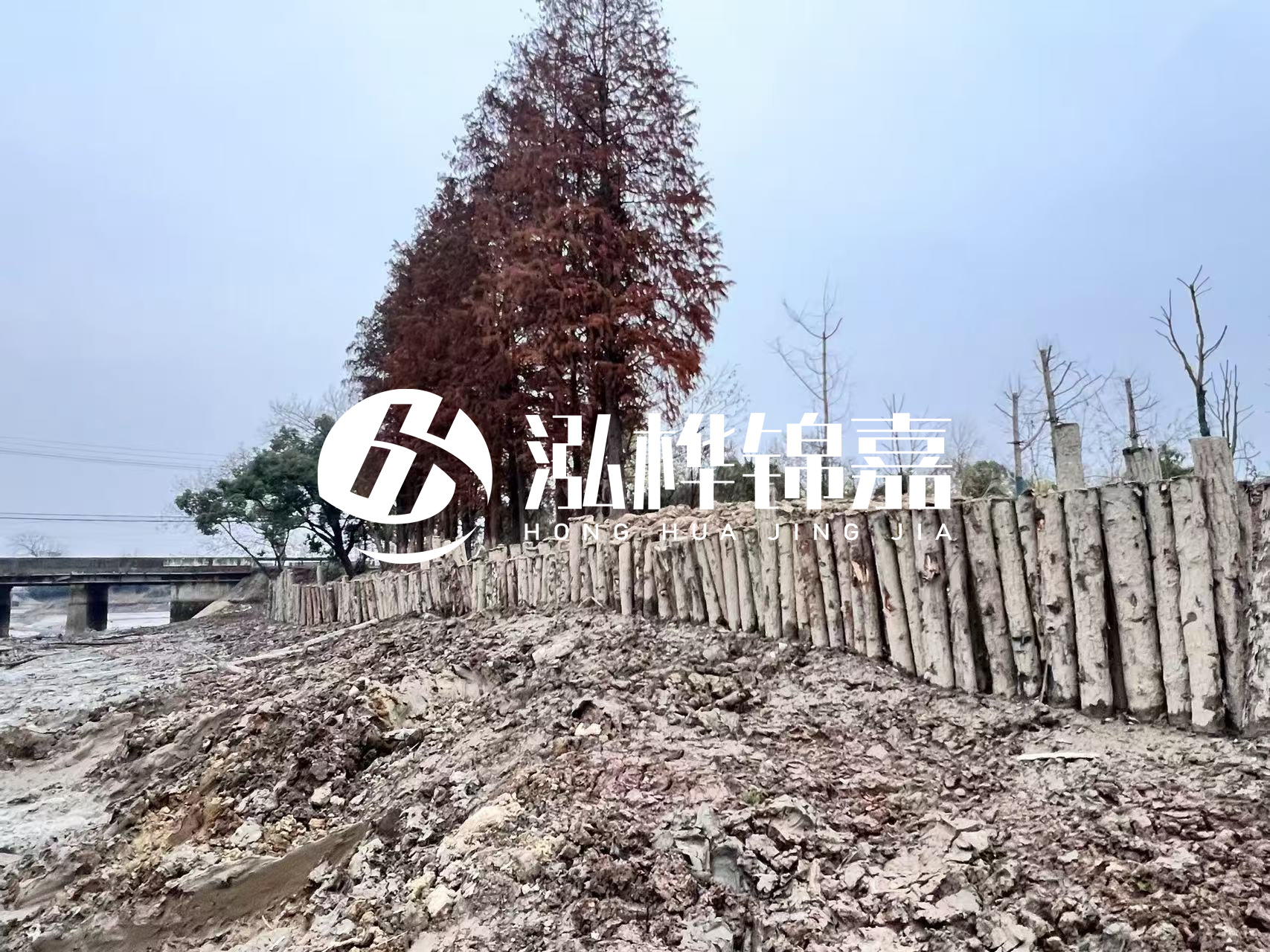 平?jīng)鐾跈C(jī)打木樁專業(yè)施工-松木樁工程量怎么計(jì)算的？