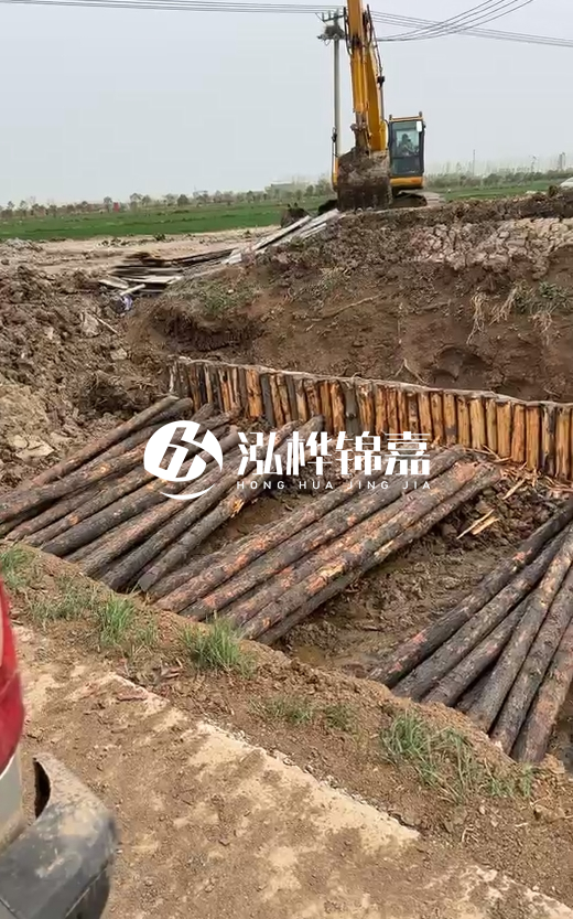 5米大頭16松木樁多少錢一根？按小頭報(bào)價(jià)貴還是大頭報(bào)價(jià)貴？